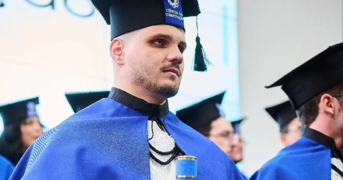 Acadêmico cego conclui graduação em Ciência da Computação no Paraná