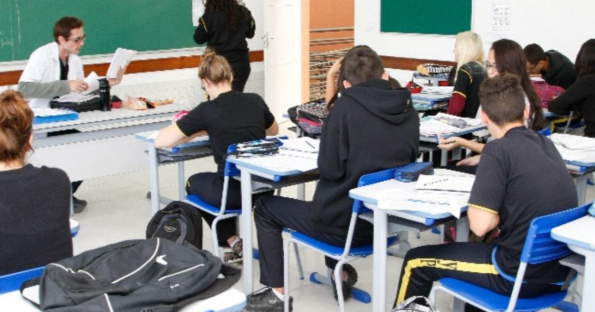 Reajuste salarial dos professores da rede estadual do Paraná é sancionado
