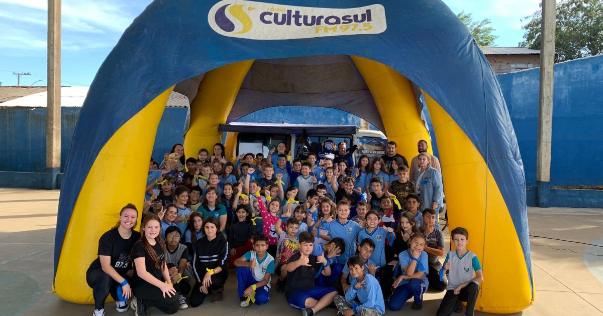 VÍDEO: Projeto Rádio Itinerante leva aprendizado e cultura a escolas de São Mateus do Sul