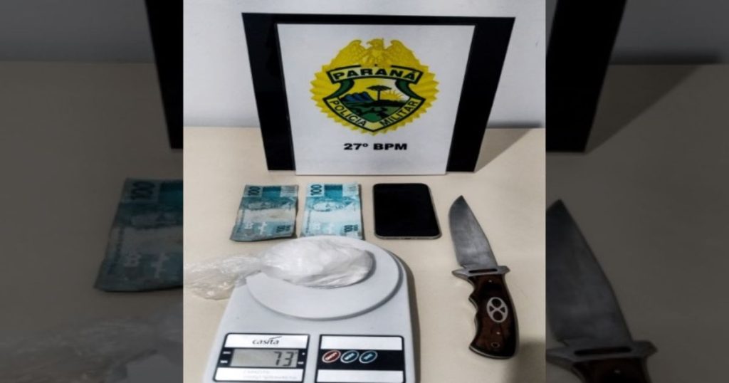 Polícia Militar apreende drogas e arma branca na BR-476, em São Mateus do Sul