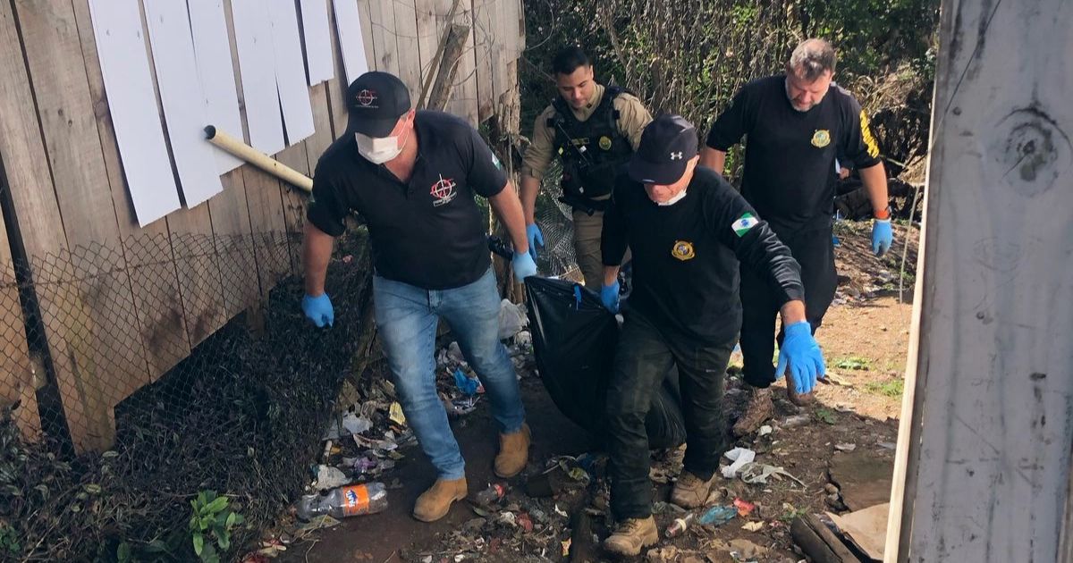 Polícia encontra corpo enterrado nos fundos de uma casa em Imbituva