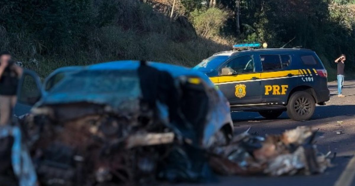 Pai e filho morrem e duas pessoas ficam feridas em acidente no Paraná