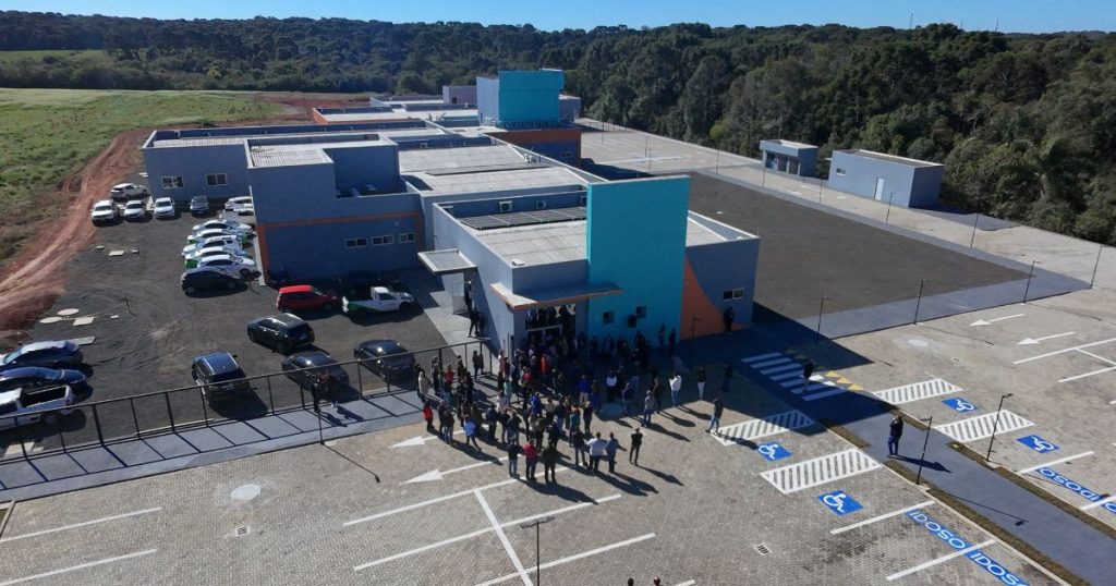 Hospital Dr. Paulo Fortes avança para fase final e recebe visita do secretário de Saúde do Estado