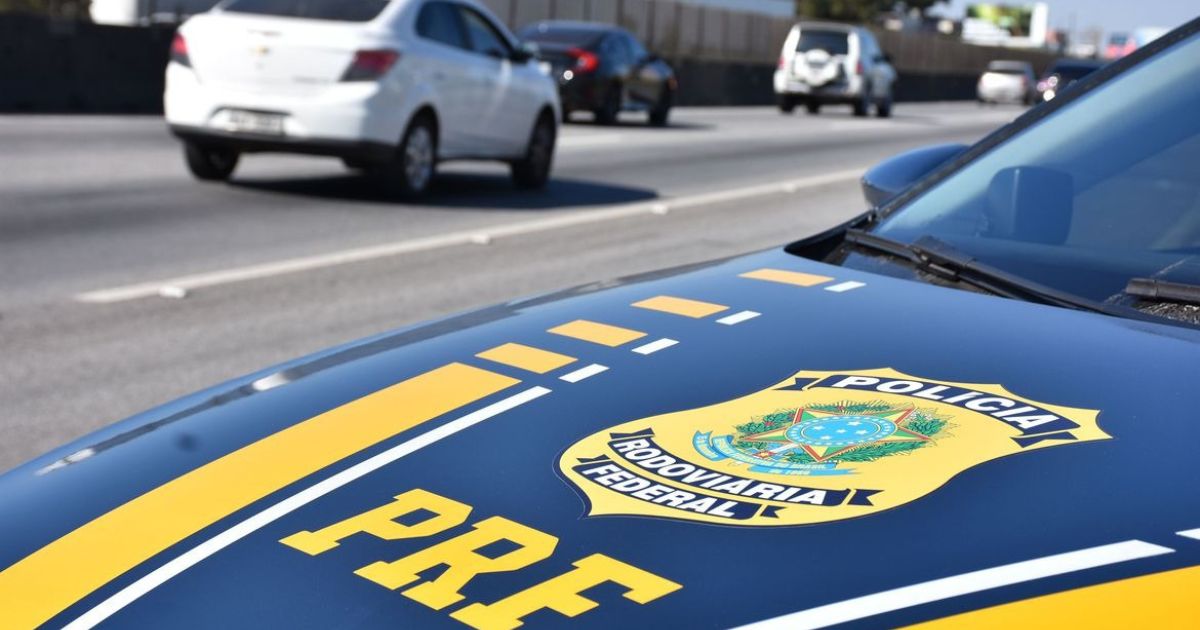 Menino é atropelado por caminhão na BR-376 ao atravessar rodovia para pegar pipa