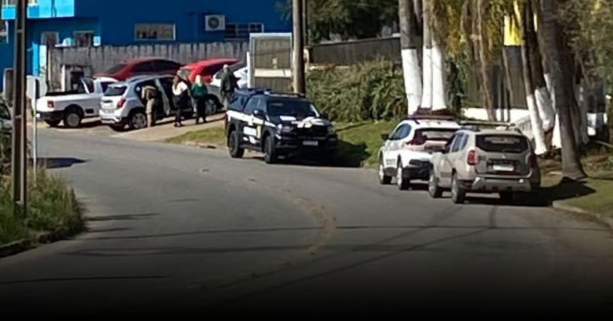 Homem é esfaqueado no pescoço e tem carro roubado em Canoinhas
