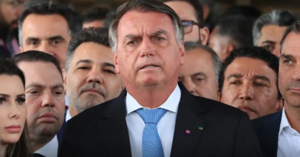 Defesa de Bolsonaro recorre contra prisão domiciliar