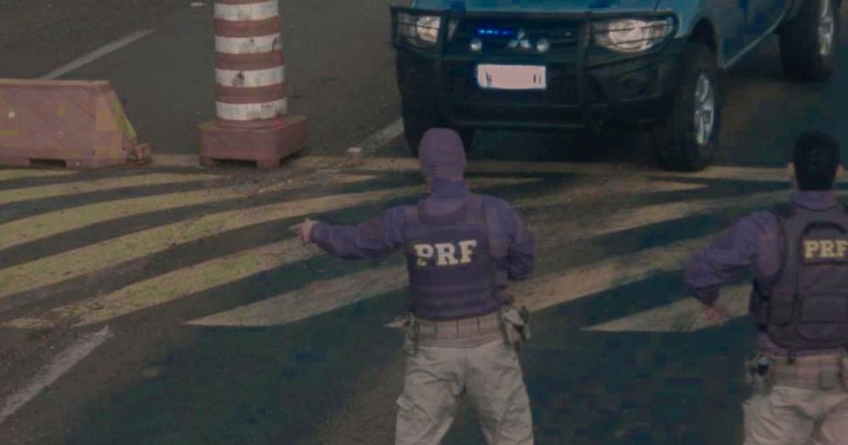 Viatura falsa da Receita Federal é flagrada com mais de 150 quilos de cocaína pela PRF em Guarapuava