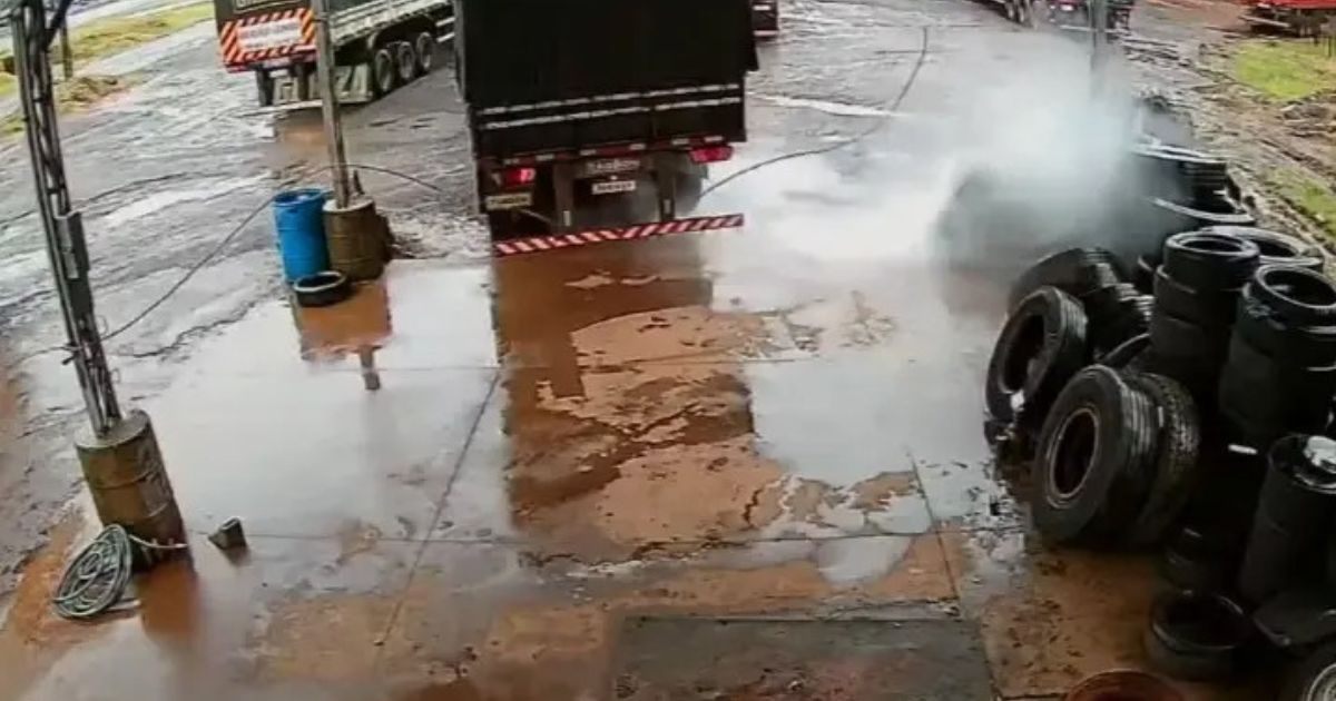 Vídeo mostra momento em que borracheiro escapa de explosão de pneu no PR: “Foi Deus que me deu um sinal”