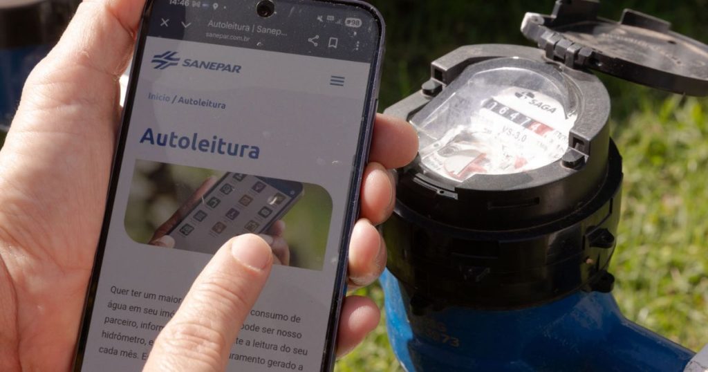 Clientes da Sanepar podem fazer leitura do hidrômetro usando aplicativo ou site