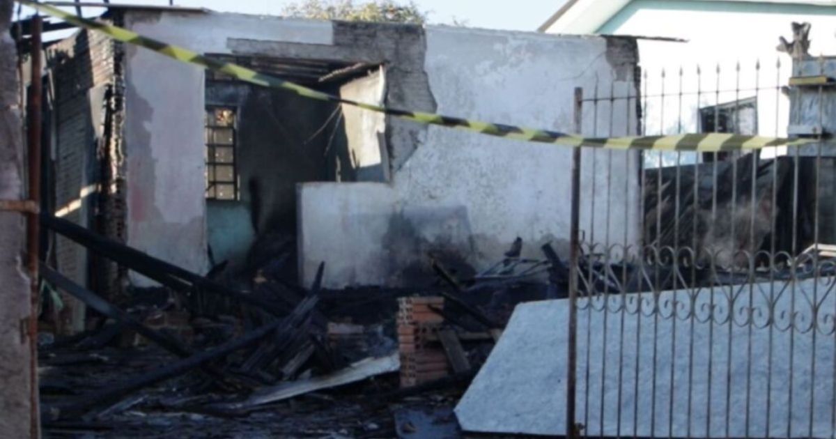 Jovem briga com o pai e coloca fogo na casa da família em Ponta Grossa