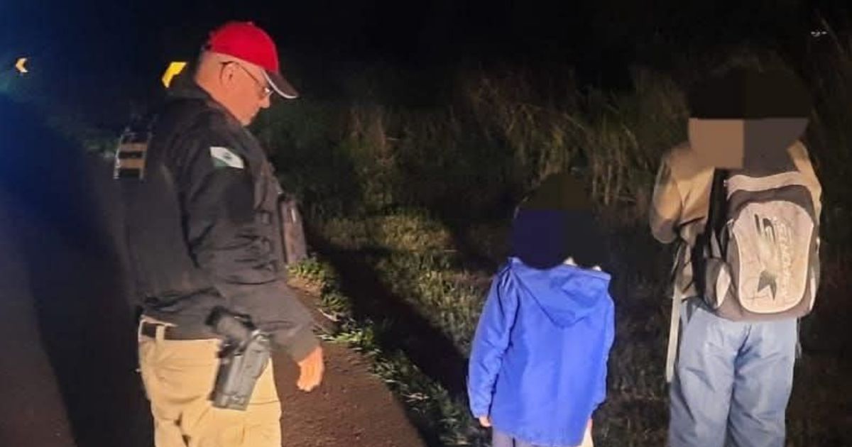 Polícia diz que irmãos fugiram de casa, atraídos por “mundo perfeito” mostrado por youtuber