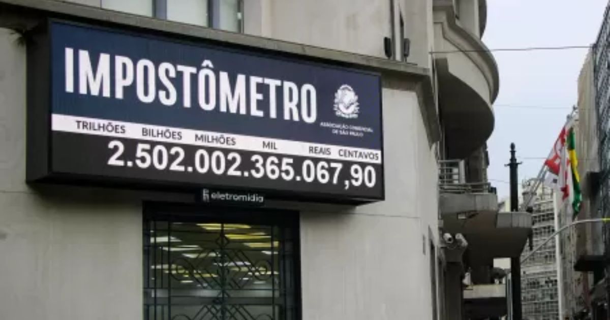 Brasileiros já pagaram R$ 2,5 trilhões em impostos em 2025, diz painel