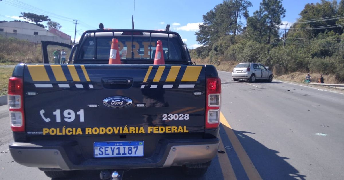Colisão entre carro e caminhão deixa uma vítima fatal na BR-476 em Lapa