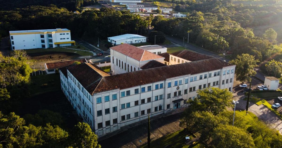 Com 212 vagas no campus Irati, inscrições para Vestibular 2026 da Unicentro encerram nesta quarta (3)