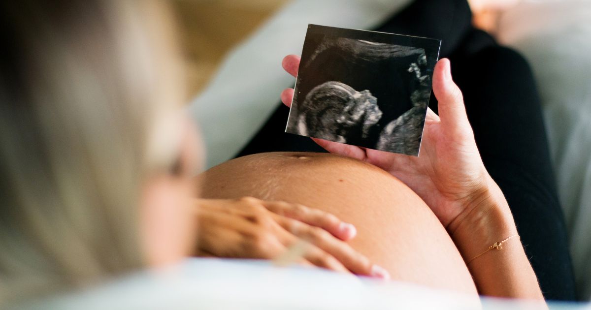 Licença-maternidade é ampliada e mães poderão ter maior tempo de descanso após parto