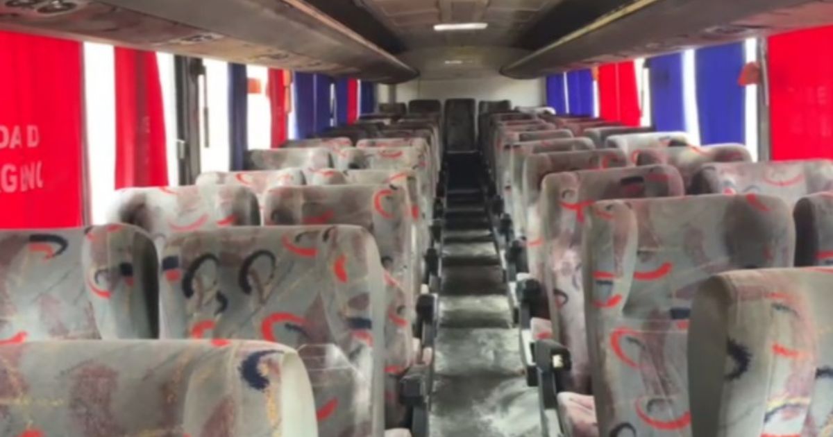 Cena de sexo dentro de ônibus em cidade do Paraná é alvo de investigação