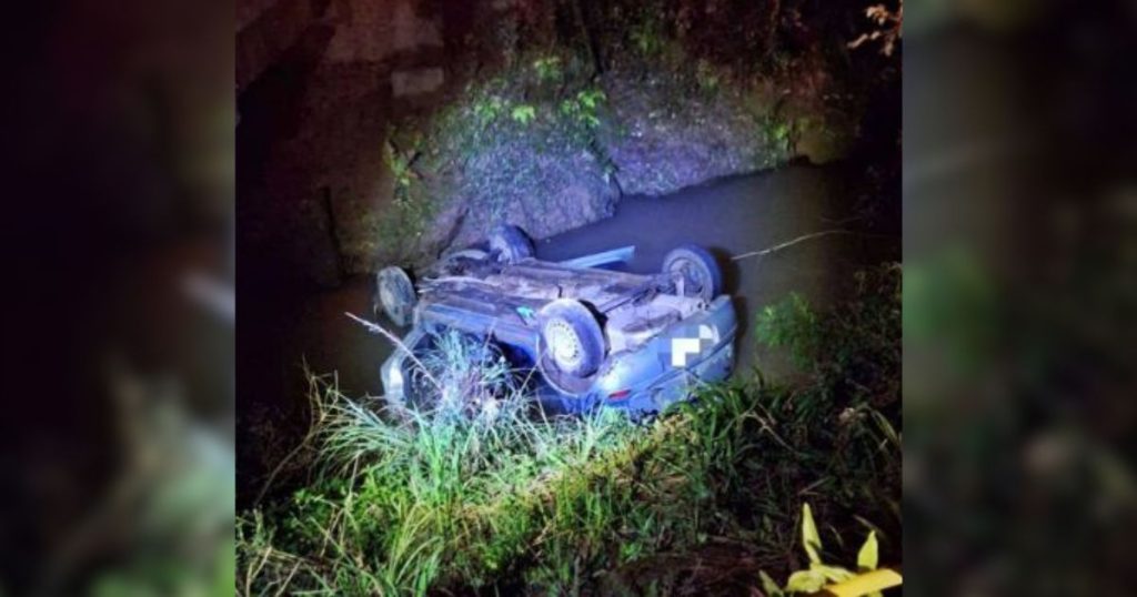 Motorista morre após carro cair em rio no interior de Canoinhas