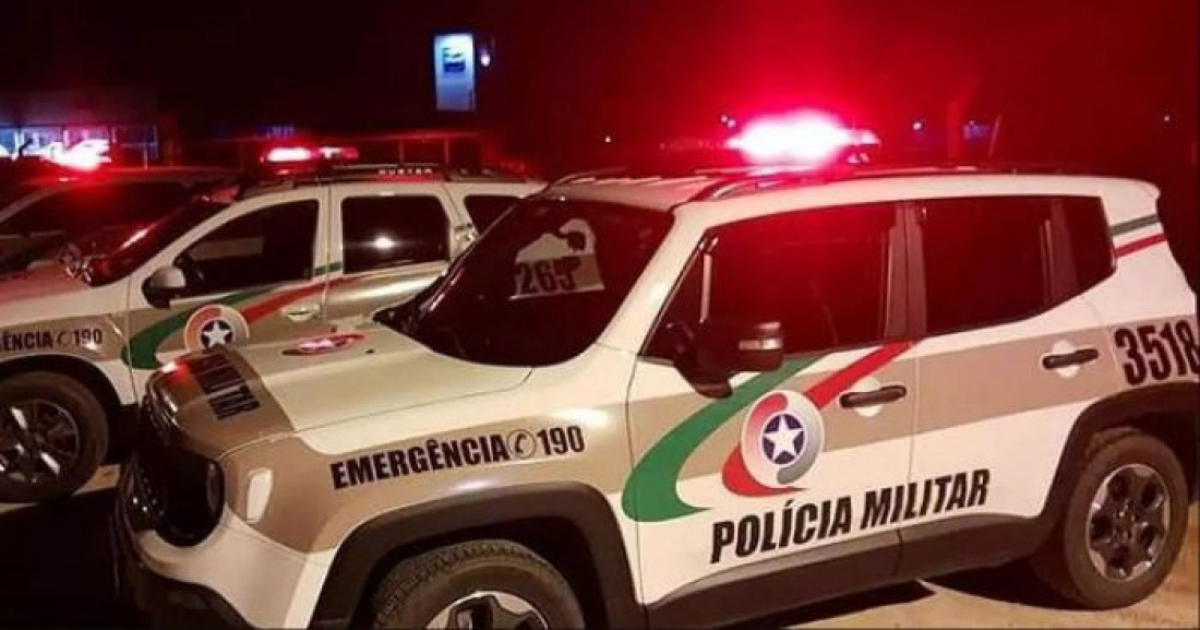 Adolescente de 14 anos carrega feto morto em caixa de sapato em SC