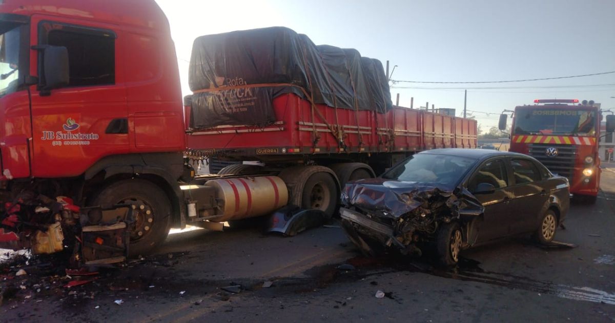 Atualização: acidente deixa mãe e duas crianças feridas na BR-476 em São Mateus do Sul