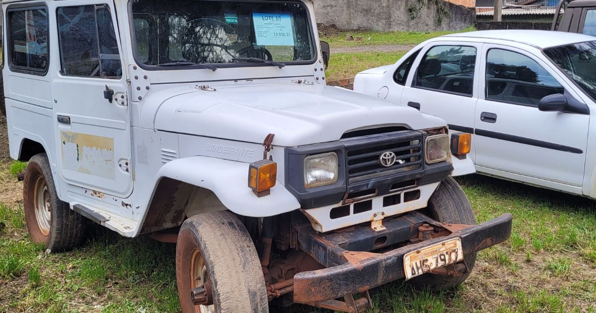 Carro a partir de R$ 1,2 mil: Estado abre as inscrições para leilão de 302 veículos