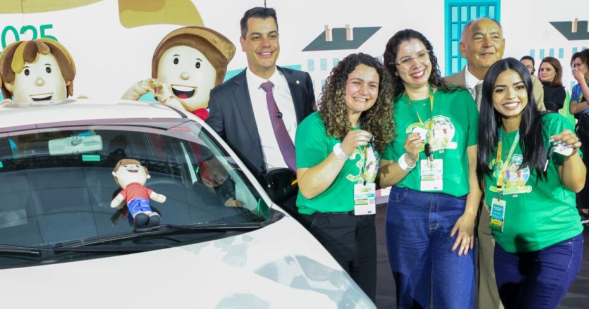 Professora de União da Vitória conquista 1º lugar no Agrinho 2025 e ganha carro zero com projeto que valoriza a identidade rural