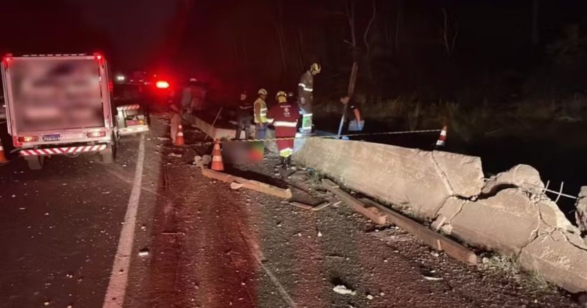 Pedestre morre após vigas de concreto caírem sobre ele em acostamento no Paraná