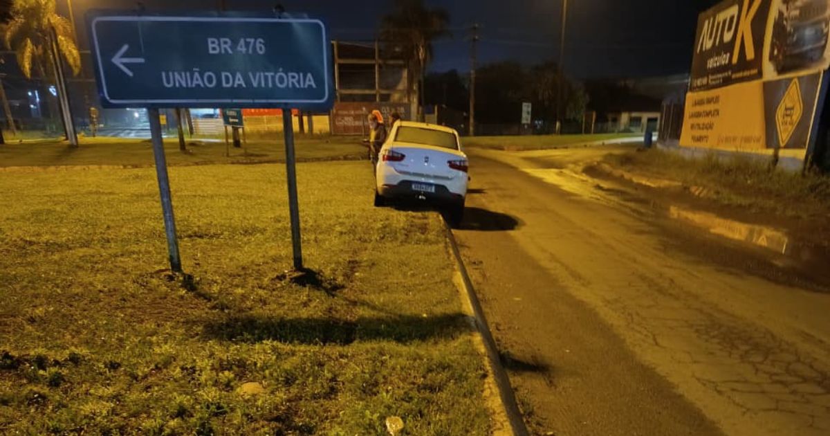 Veículo se envolve em acidente no trevo de acesso a São Mateus do Sul