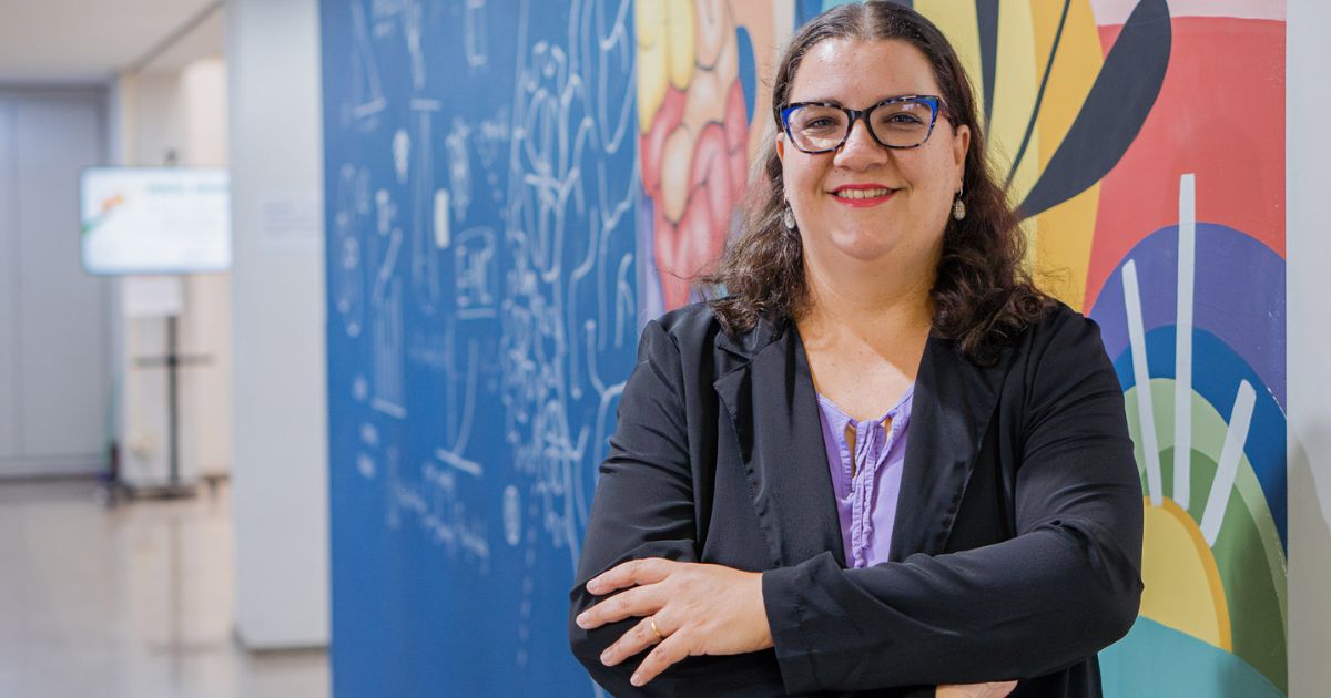 Professora da rede estadual concorre a vaga na final do concurso de livros do TikTok
