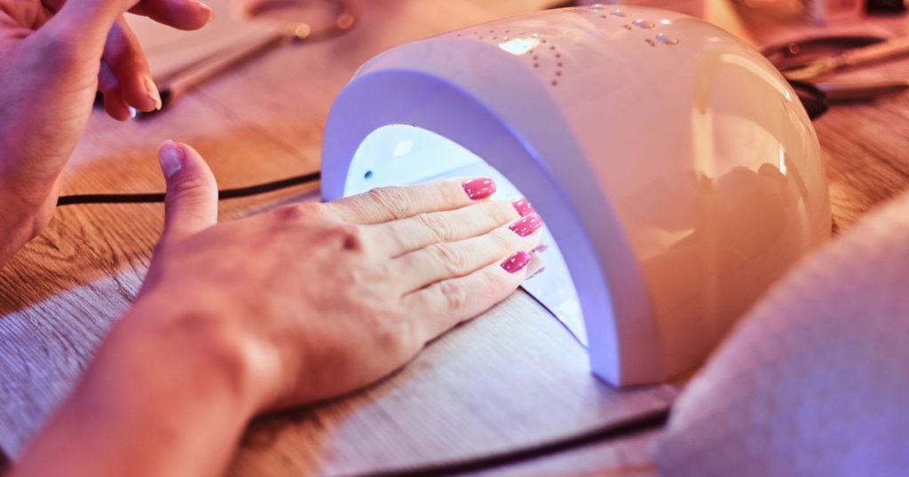 Anvisa proíbe unhas em gel que podem causar câncer e infertilidade