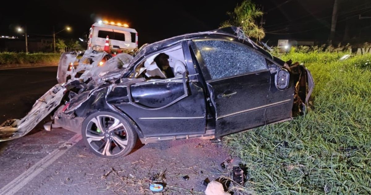 Jovem morre após perder controle e bater em árvore na BR-376, no Paraná