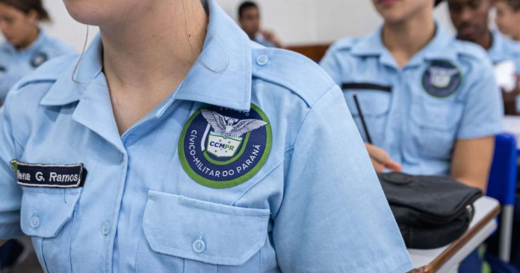 Sancionada! Com nova lei, escolas em tempo integral podem aderir ao modelo cívico-militar