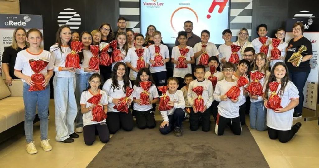 VÍDEO: Turma do 5º ano da escola Municipal Fênix de São João do Triunfo é reconhecida por excelência no projeto  “Vamos Ler”