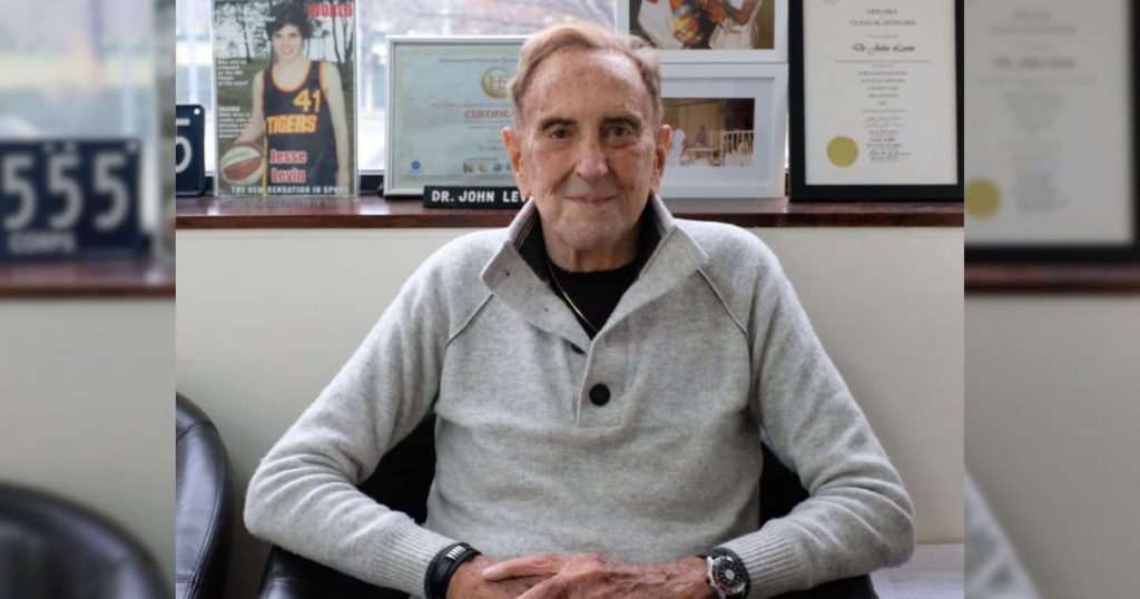 Australiano vira pai aos 92 anos e planeja ter mais filhos