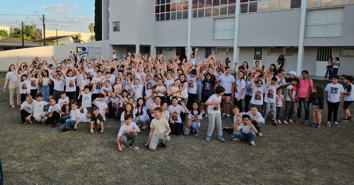 3ª edição do encontro “Sou + Santo” reúne mais de 200 crianças em São Mateus do Sul