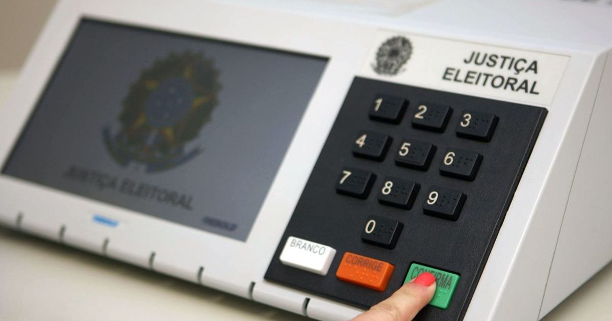 Emenda aprovada pela Câmara impede presos provisórios de votar; entenda