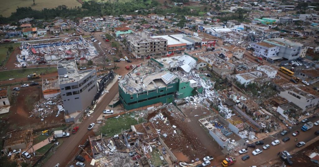 Governador decreta luto oficial de três dias em memória às vítimas do tornado