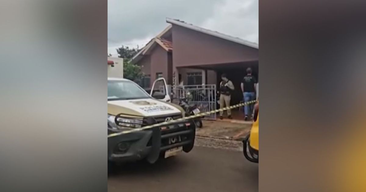 Mulher é encontrada morta dentro de casa no PR; filha de 4 anos chorava ao lado do corpo