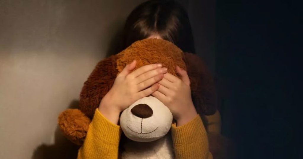 SC regulamenta cadastro de pedófilos: criminoso terá foto e nome divulgados