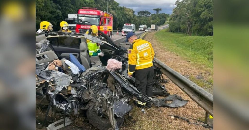 Colisão frontal deixa um morto na BR-116 em Papanduva