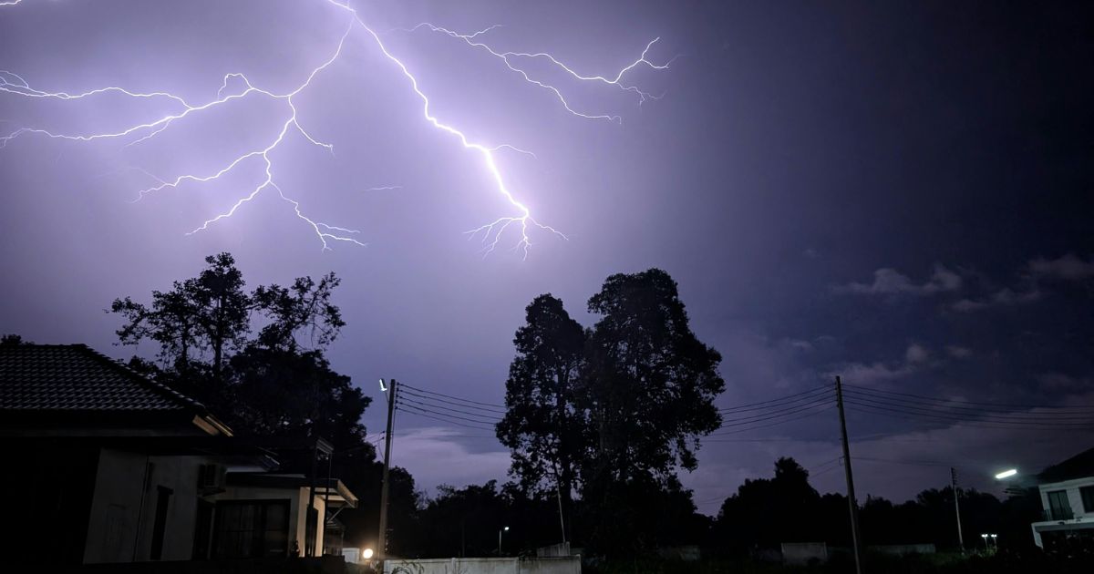Ciclone se forma no Paraná e fim de semana será marcado por chuvas e temporais