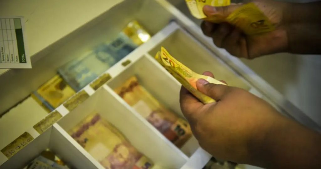 Caixa começa a pagar saldo do FGTS retido pelo saque-aniversário; saiba quem tem direito