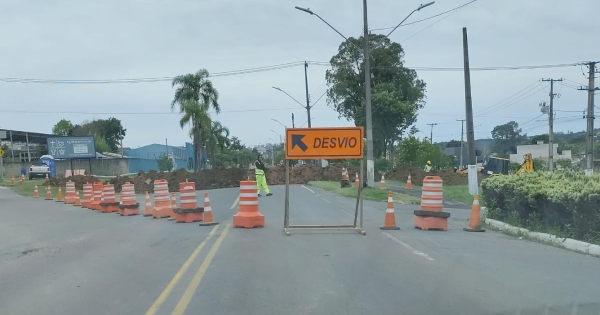 Obras interditam trecho urbano da PR-151 em Palmeira e motoristas devem usar desvios