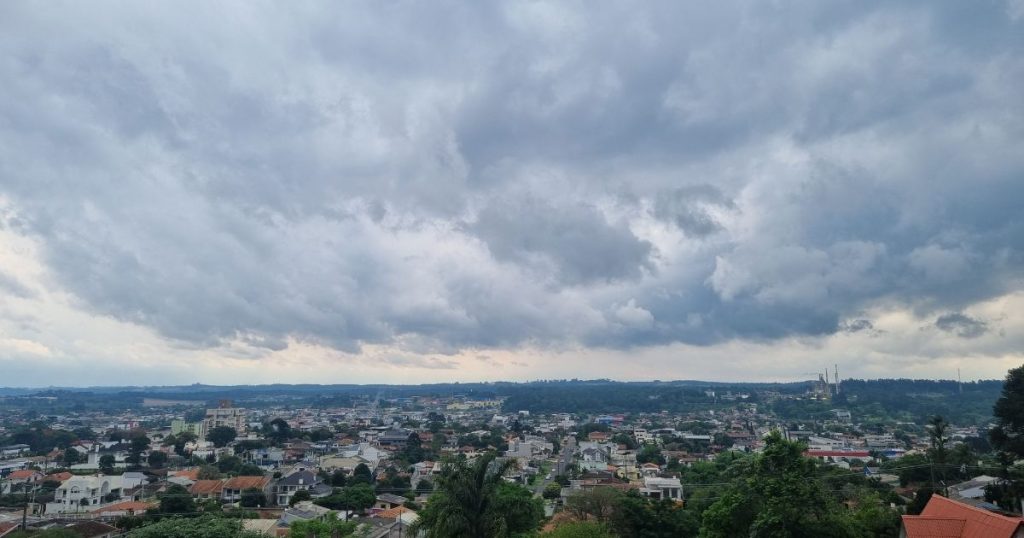 Semana começa com chuva e alerta de tempestade em São Mateus do Sul
