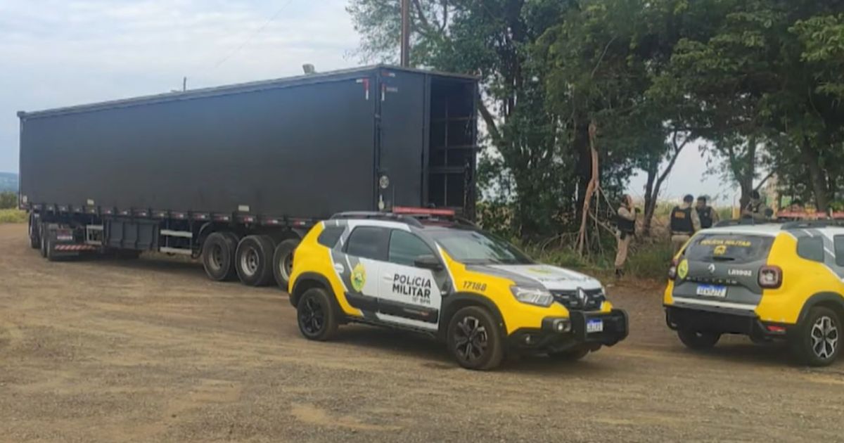 Dez toneladas de panetone são roubadas após motorista ser feito refém no Paraná