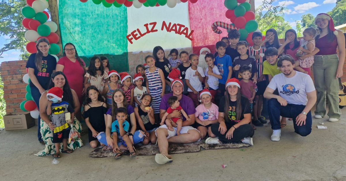 Jovens promovem Natal Solidário e levam alegria a crianças em São Mateus do Sul