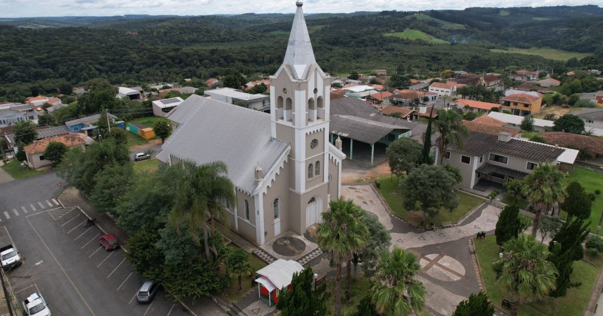 Paróquia São João Batista promove jantar com bingo e música ao vivo em São João do Triunfo
