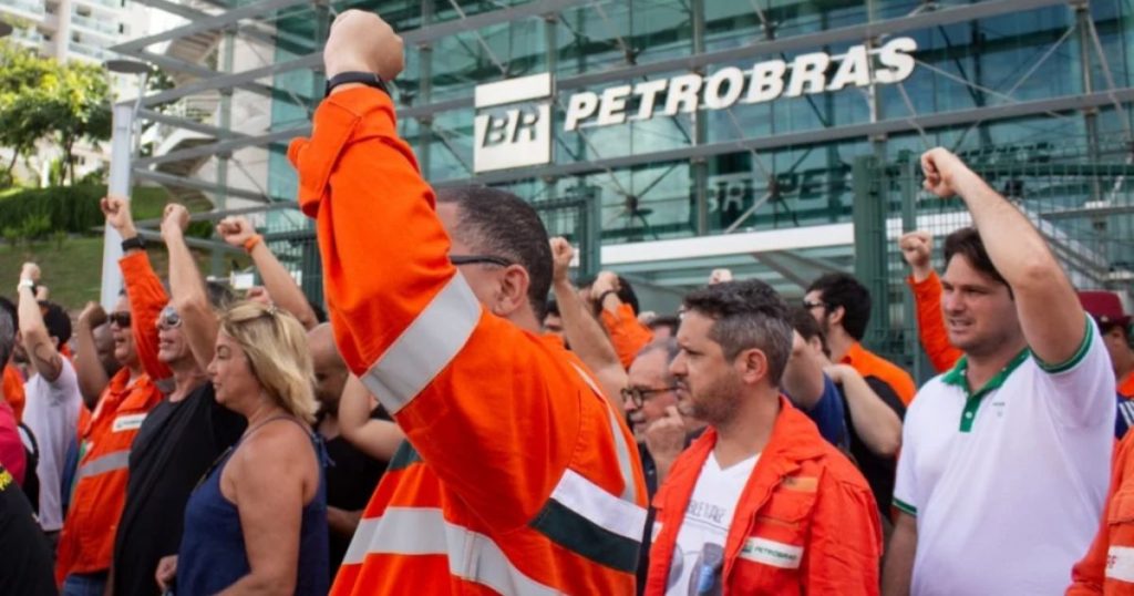 Trabalhadores da Petrobras anunciam greve a partir de segunda-feira (15)