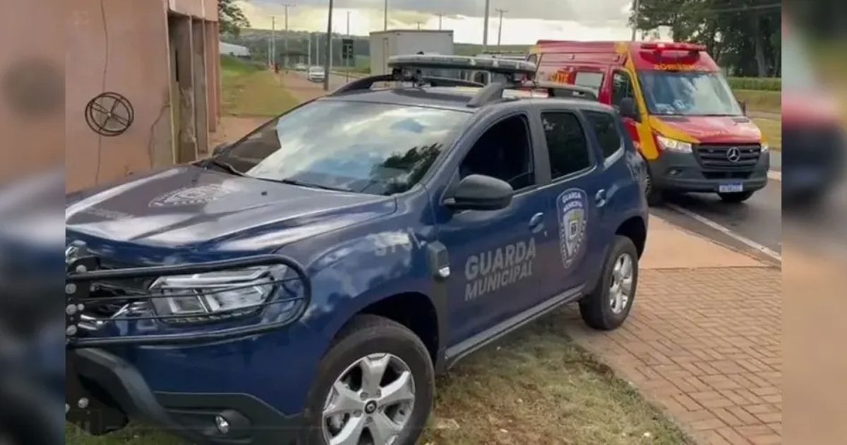 Mulher pula de carro em movimento com bebê no colo para escapar de agressão no PR