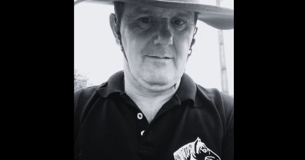 Cavaleiro de 58 anos morre atropelado ao atravessar a BR-476