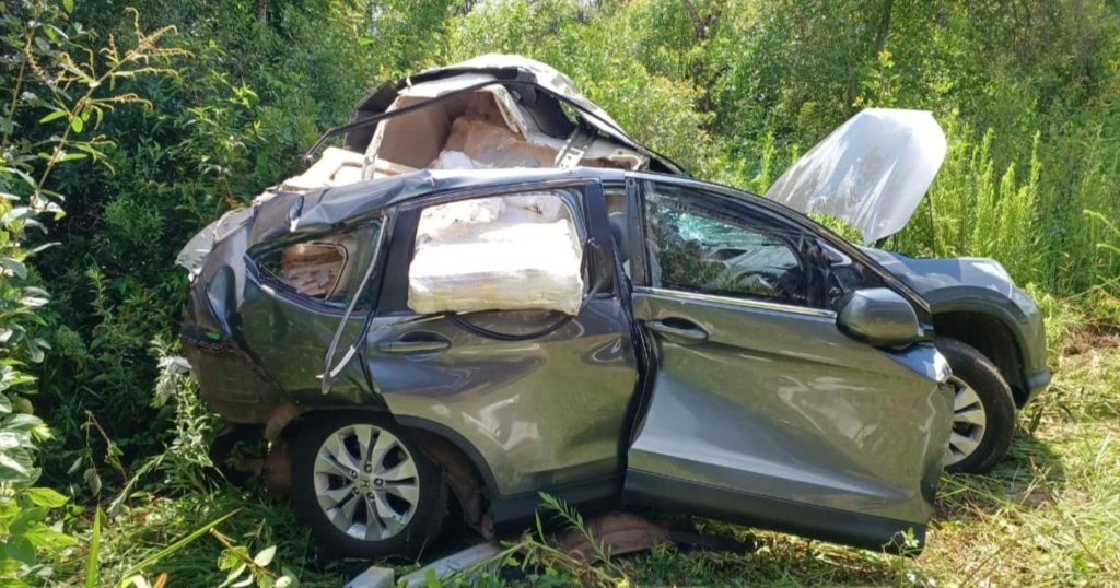 Colisão entre trator, carro e caminhão na PR-151 deixa dois mortos